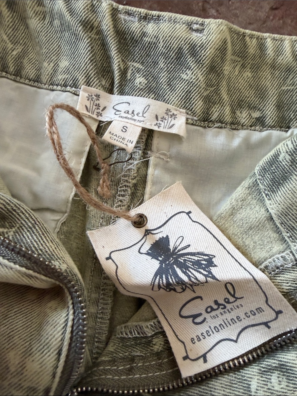 ⭐️NWT Easel Meadow Barrel Jeans⭐️ - Picture 8 of 11
